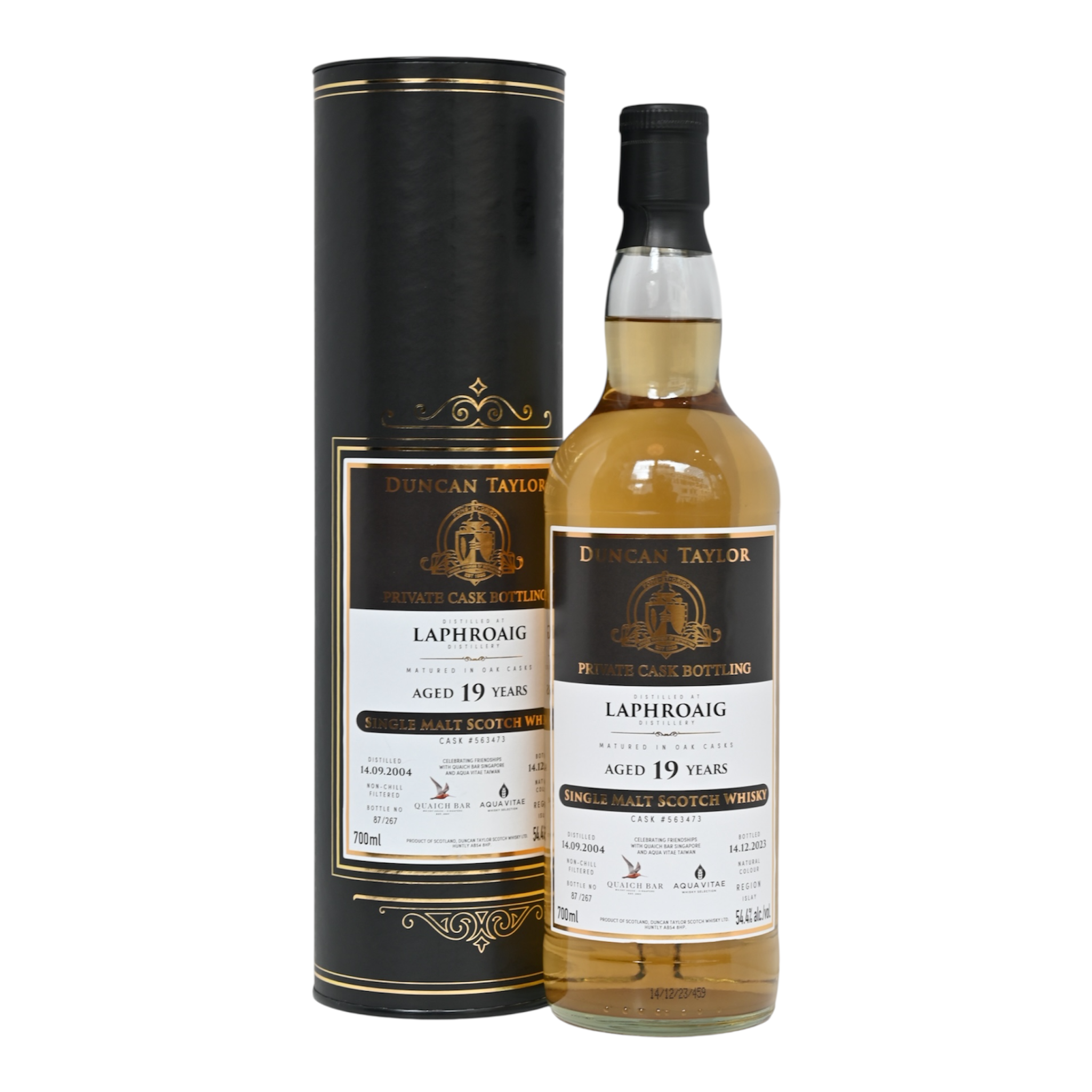 Laphroaig 2004/2023 19 Year Old Private Cask Bottling Bottled for
Quaich Bar Singapore & Aqua Vitae Taiwan Duncan Taylor #563473